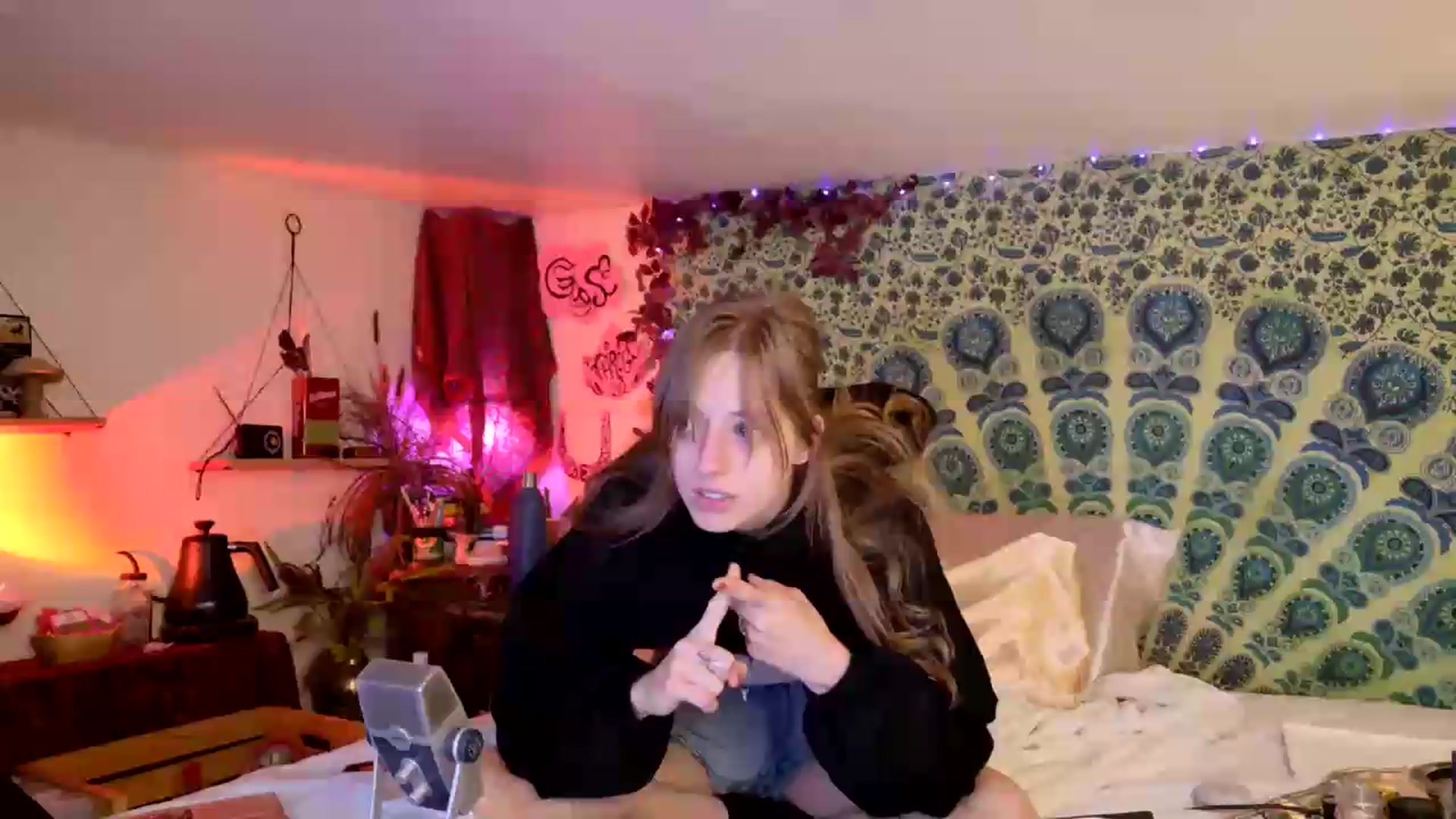 Gallery image thumbnail from ellispierce's myfreecams stream on, 06/19/2026, 08:45 image 9 of 20