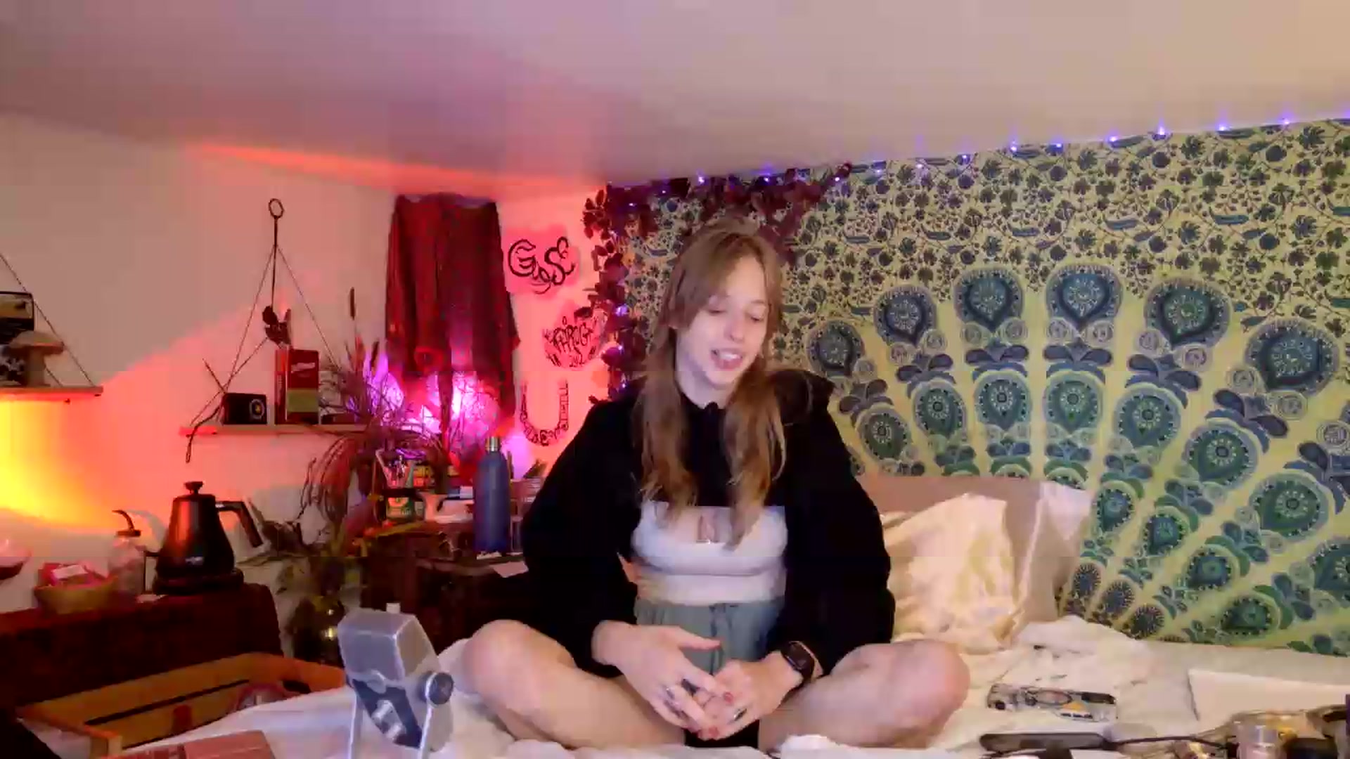 Gallery image thumbnail from ellispierce's myfreecams stream on, 06/19/2026, 08:45 image 7 of 20