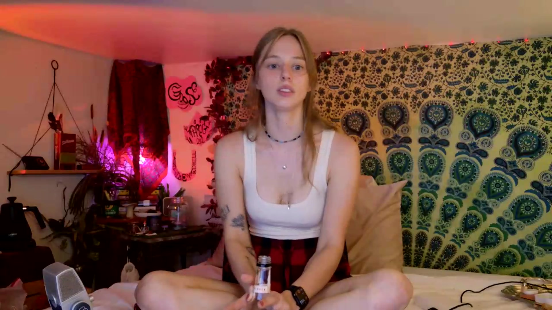 Gallery image thumbnail from ellispierce's myfreecams stream on, 07/04/2026, 07:34 image 9 of 20