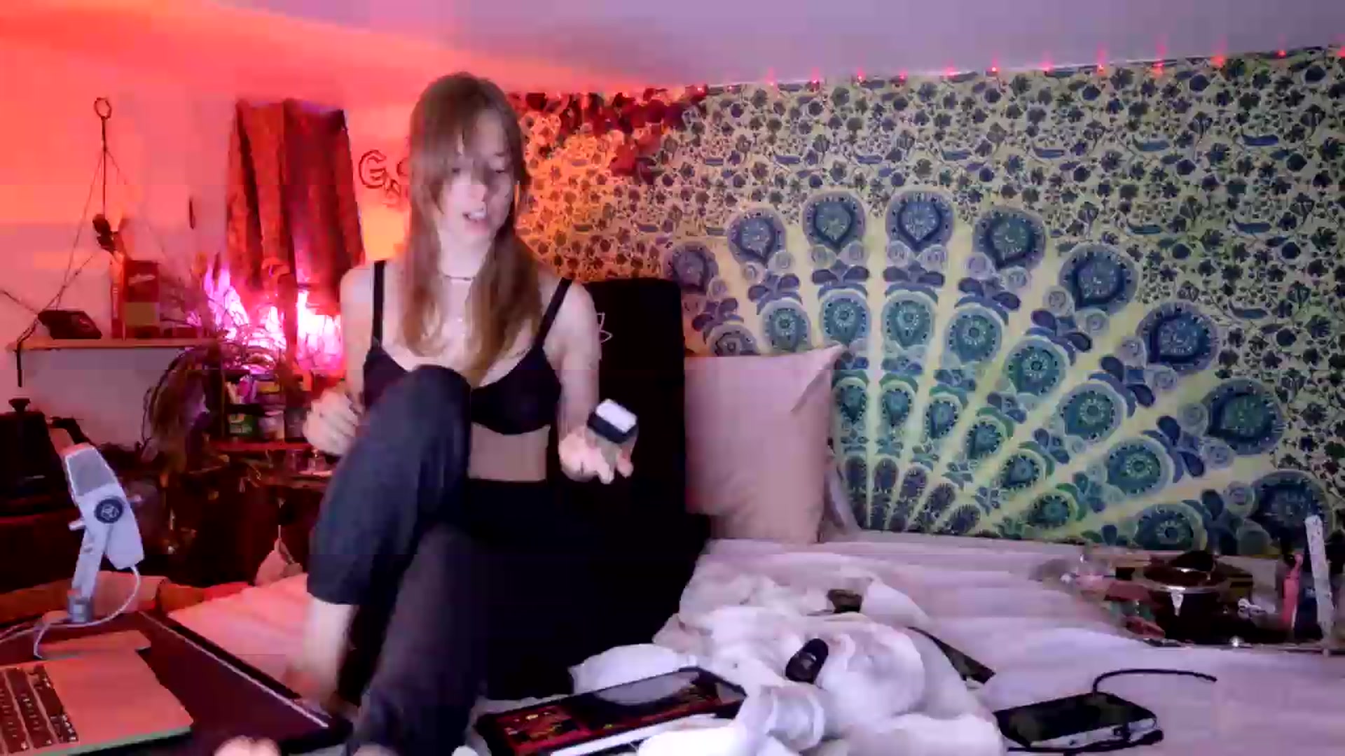 Gallery image thumbnail from ellispierce's myfreecams stream on, 07/10/2026, 09:18 image 14 of 20