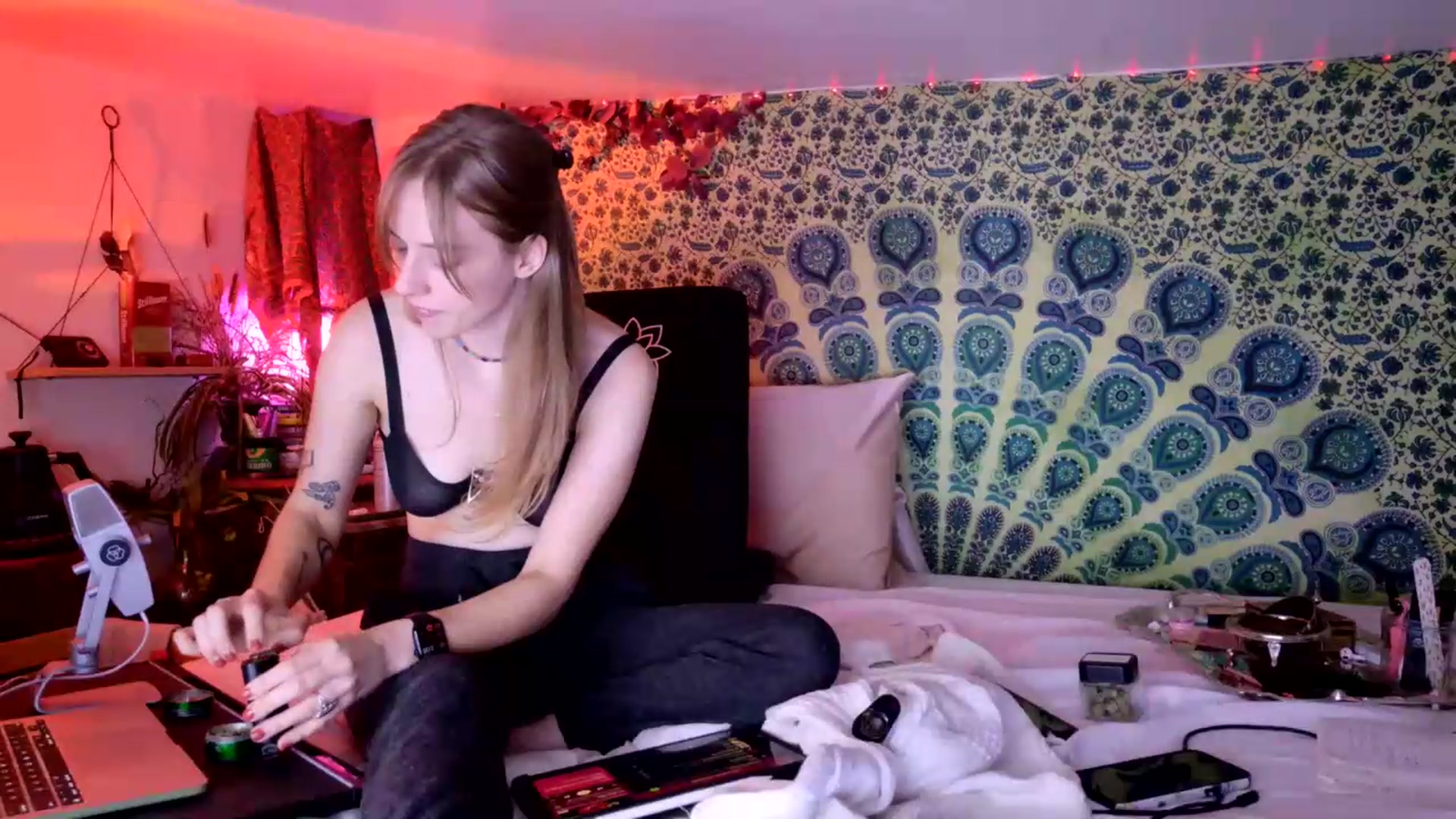 Gallery image thumbnail from ellispierce's myfreecams stream on, 07/10/2026, 09:18 image 15 of 20