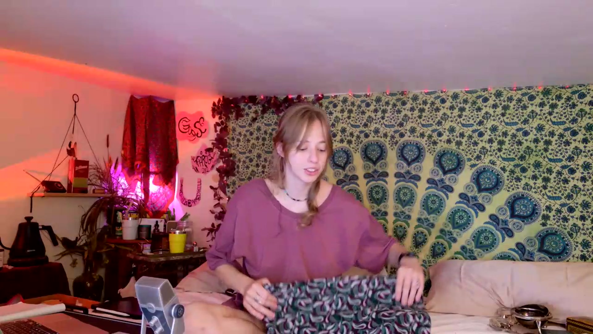 Gallery image thumbnail from ellispierce's myfreecams stream on, 07/23/2026, 06:11 image 3 of 20