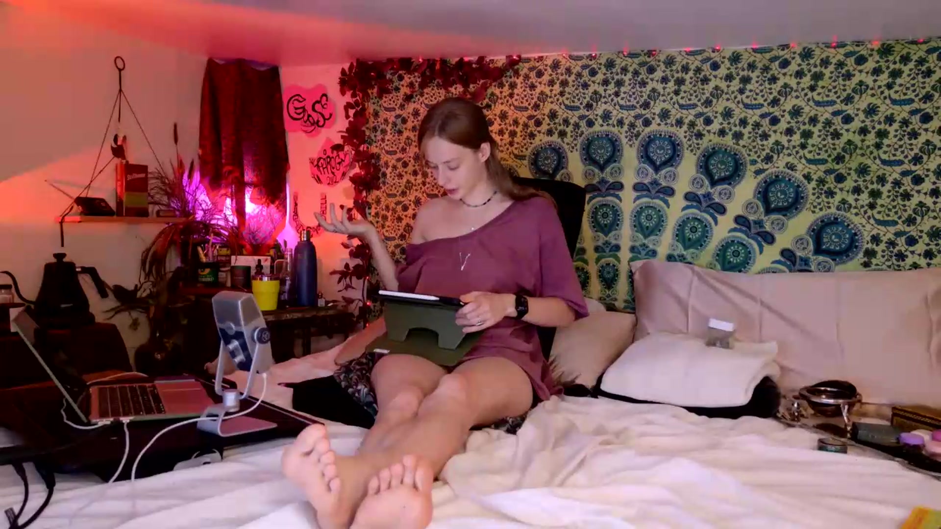 Gallery image thumbnail from ellispierce's myfreecams stream on, 07/23/2026, 09:05 image 7 of 20