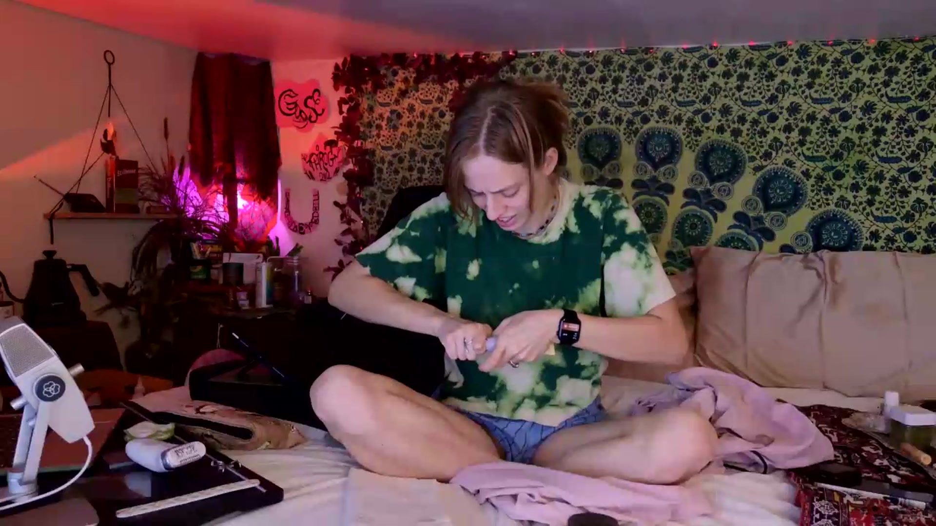 Gallery image thumbnail from ellispierce's myfreecams stream on, 07/28/2026, 14:10 image 9 of 20