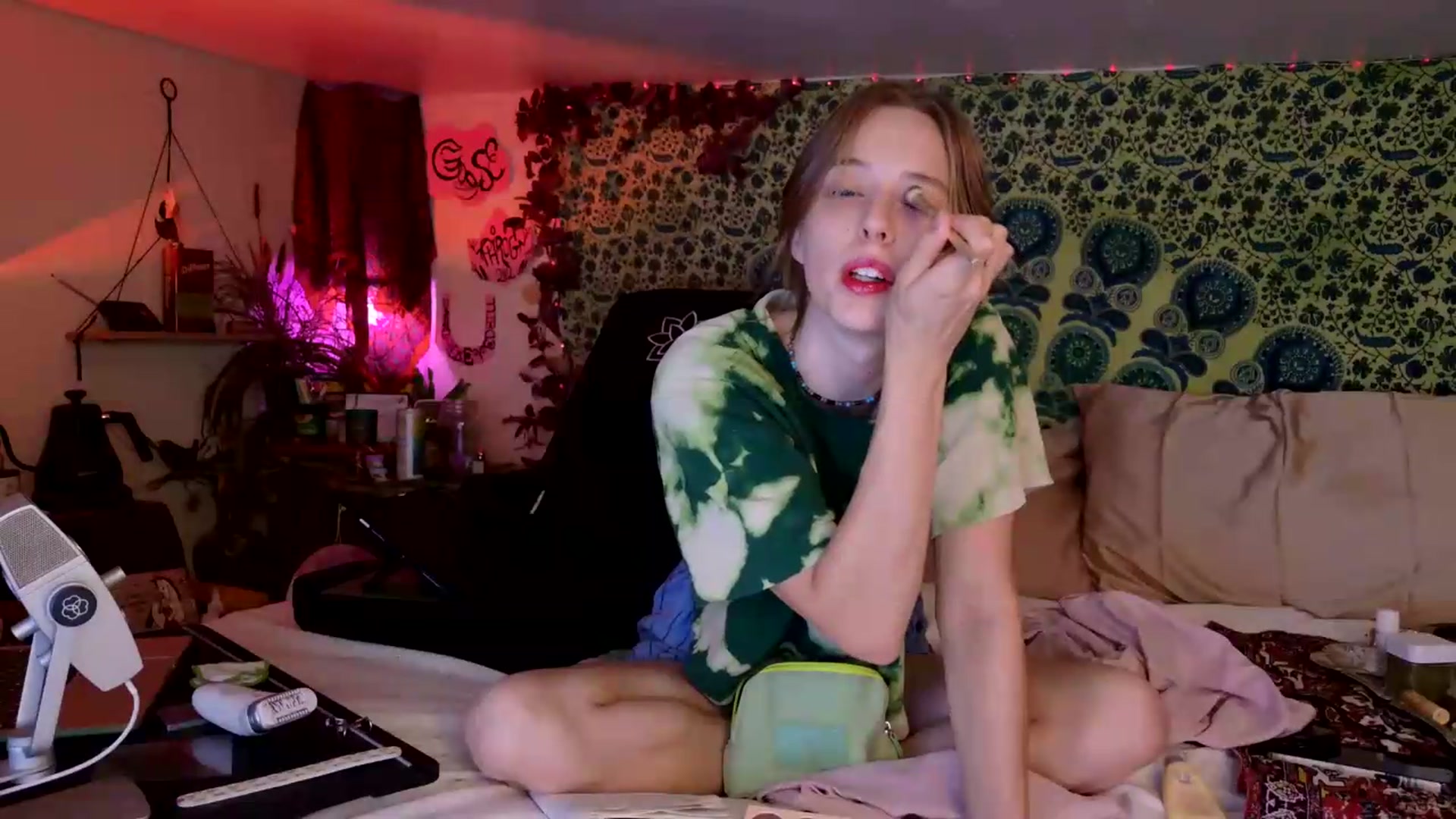 Gallery image thumbnail from ellispierce's myfreecams stream on, 07/28/2026, 14:10 image 15 of 20