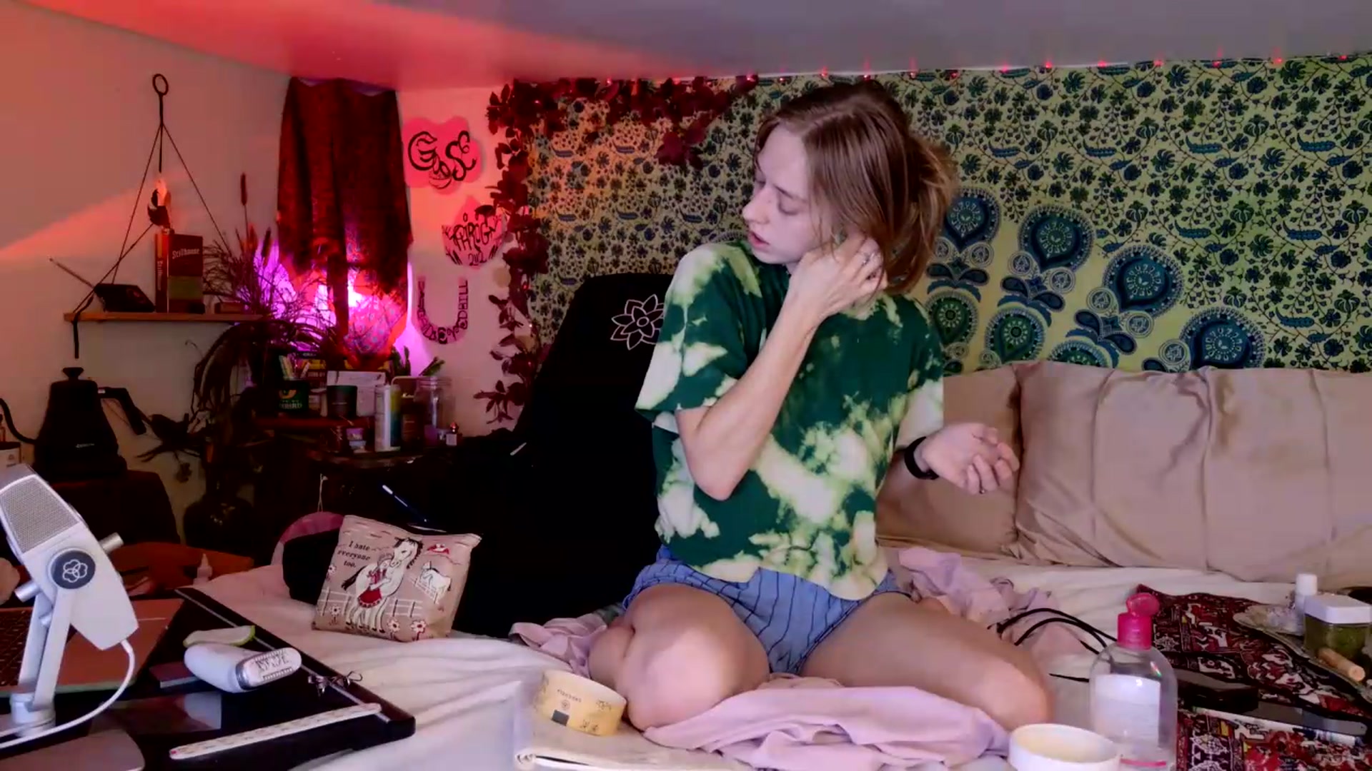 Gallery image thumbnail from ellispierce's myfreecams stream on, 07/28/2026, 14:10 image 6 of 20