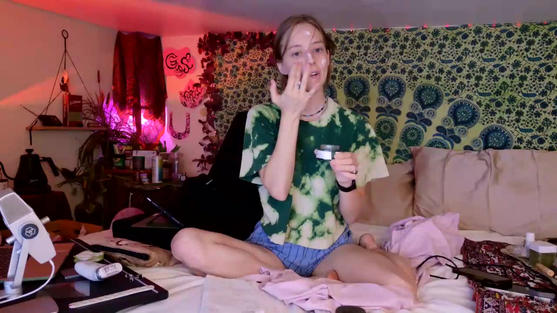 Gallery image thumbnail from ellispierce's myfreecams stream on, 07/28/2026, 14:10 image 7 of 20