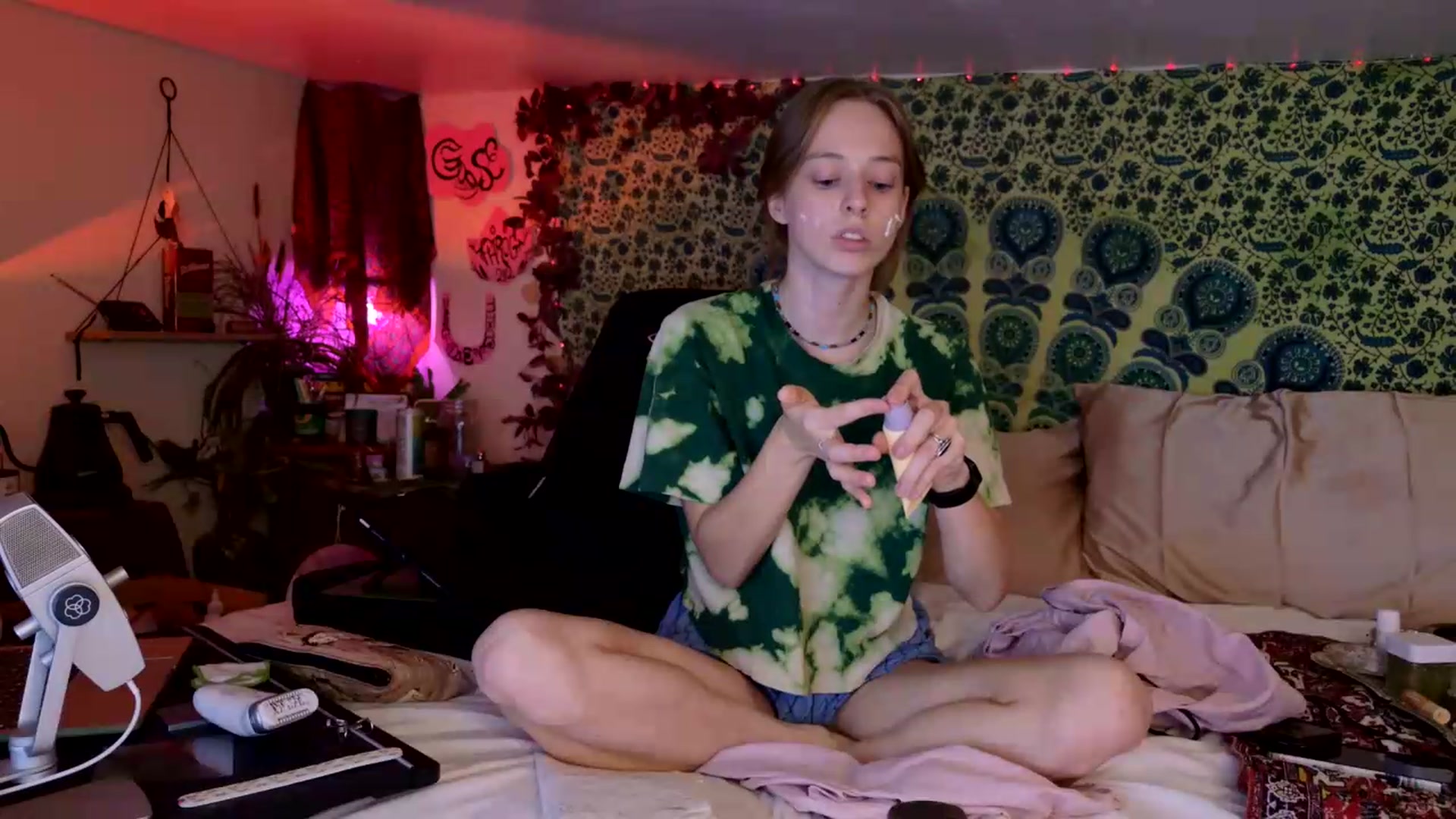 Gallery image thumbnail from ellispierce's myfreecams stream on, 07/28/2026, 14:10 image 10 of 20