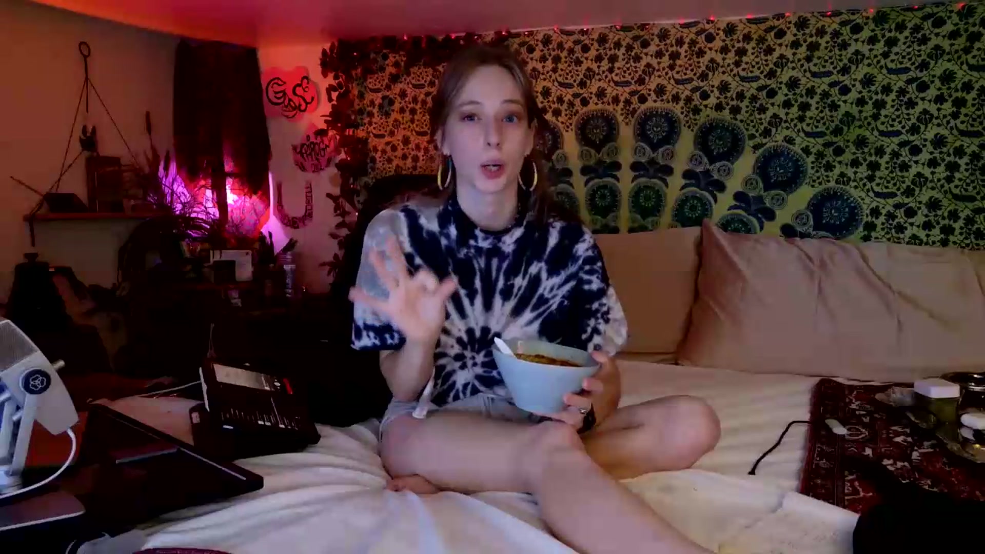 Gallery image thumbnail from ellispierce's myfreecams stream on, 07/29/2026, 09:07 image 12 of 20