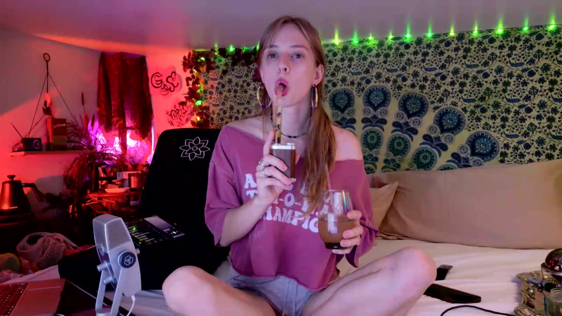 Gallery image thumbnail from ellispierce's myfreecams stream on, 08/07/2026, 09:20 image 16 of 20