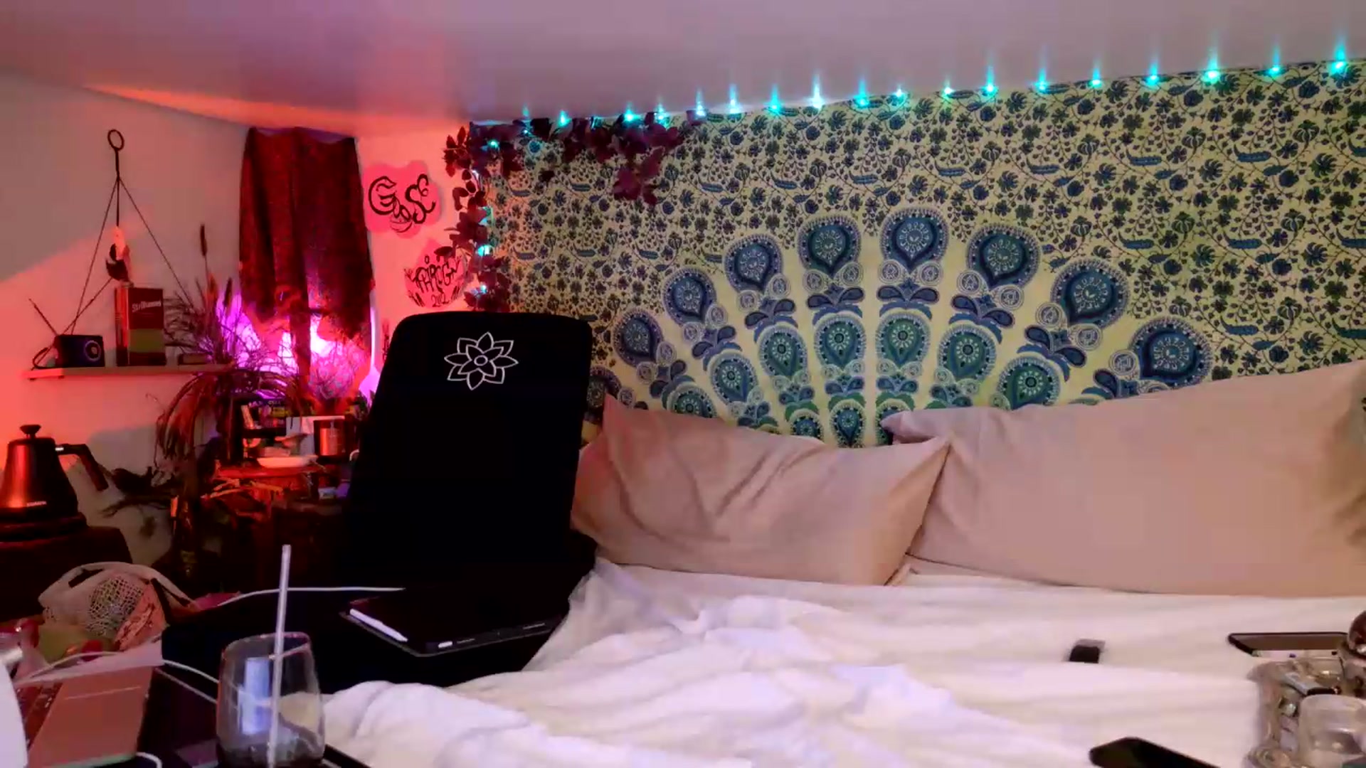 Gallery image thumbnail from ellispierce's myfreecams stream on, 08/07/2026, 09:20 image 7 of 20