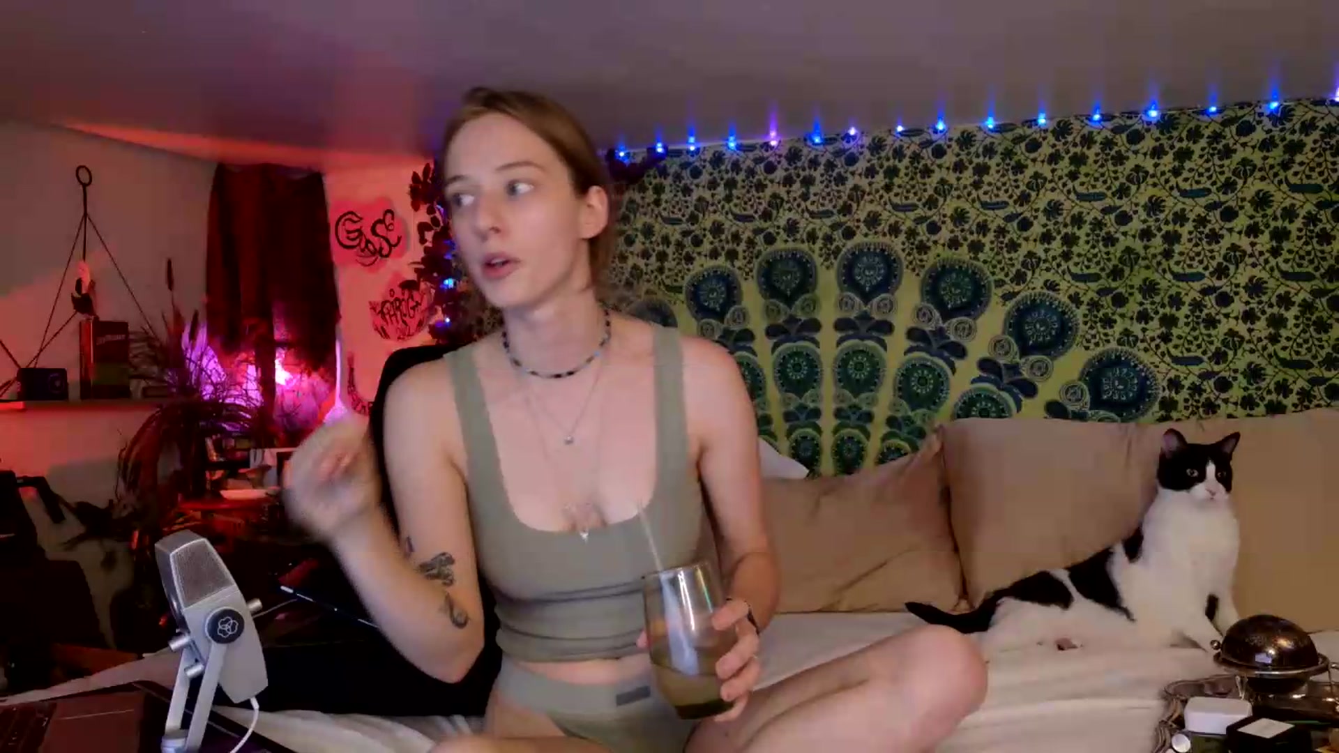 Gallery image thumbnail from ellispierce's myfreecams stream on, 08/08/2026, 10:34 image 13 of 20
