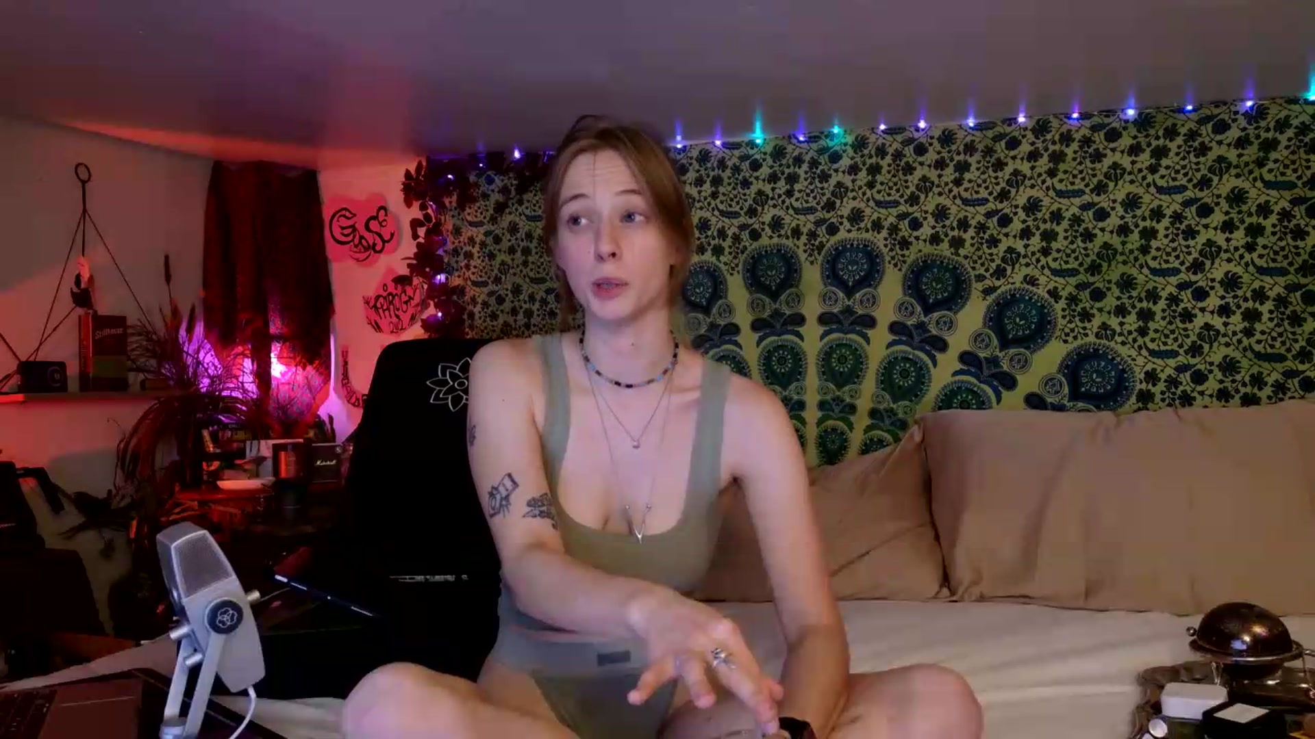 Gallery image thumbnail from ellispierce's myfreecams stream on, 08/08/2026, 10:34 image 11 of 20