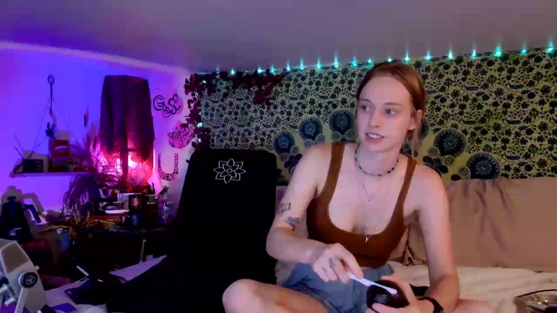 Gallery image thumbnail from ellispierce's myfreecams stream on, 08/10/2026, 06:02 image 12 of 20