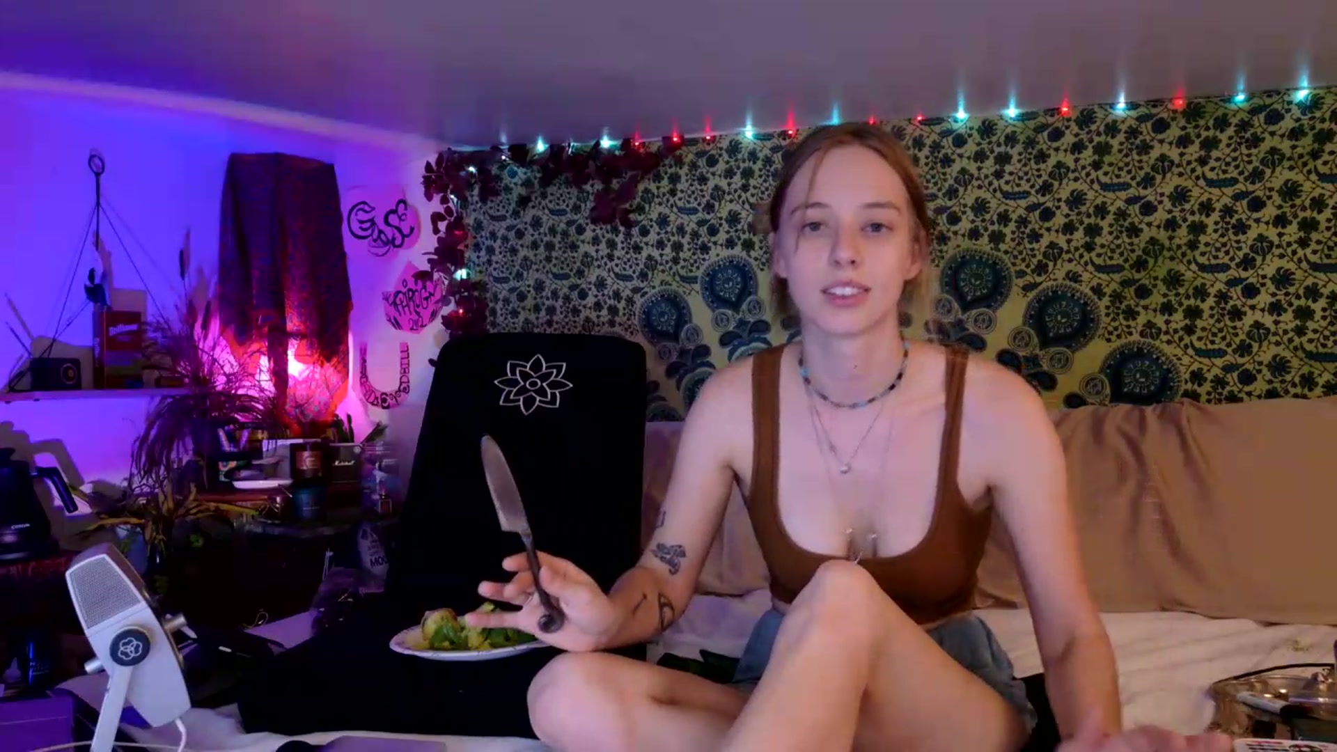 Gallery image thumbnail from ellispierce's myfreecams stream on, 08/10/2026, 06:02 image 15 of 20