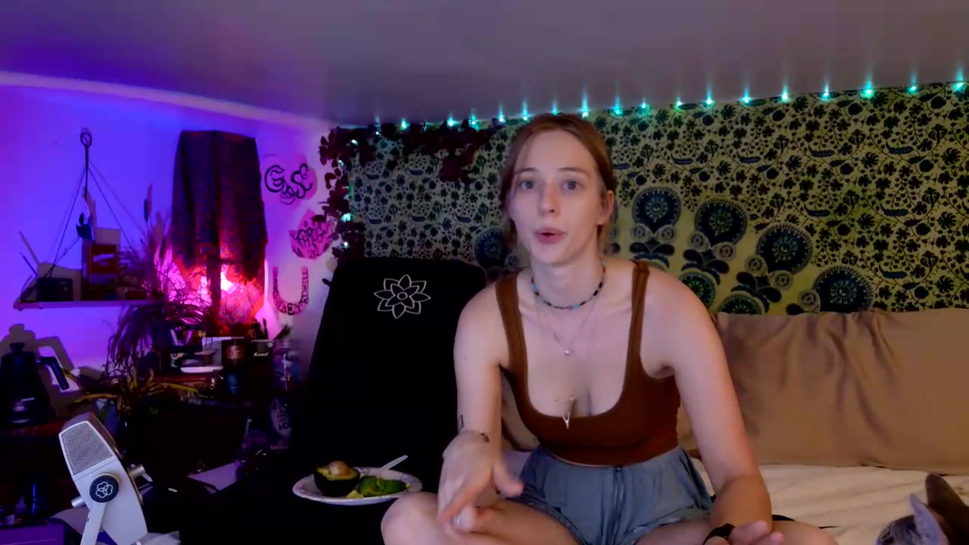 Gallery image thumbnail from ellispierce's myfreecams stream on, 08/10/2026, 06:02 image 13 of 20