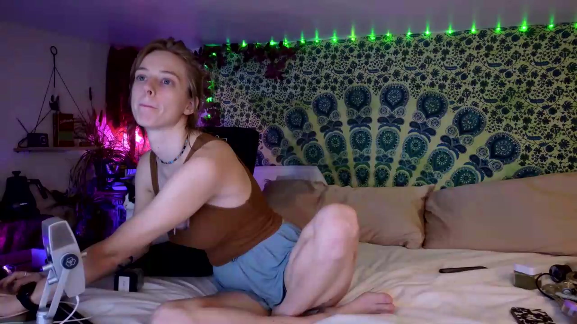 Gallery image thumbnail from ellispierce's myfreecams stream on, 08/11/2026, 07:21 image 20 of 20
