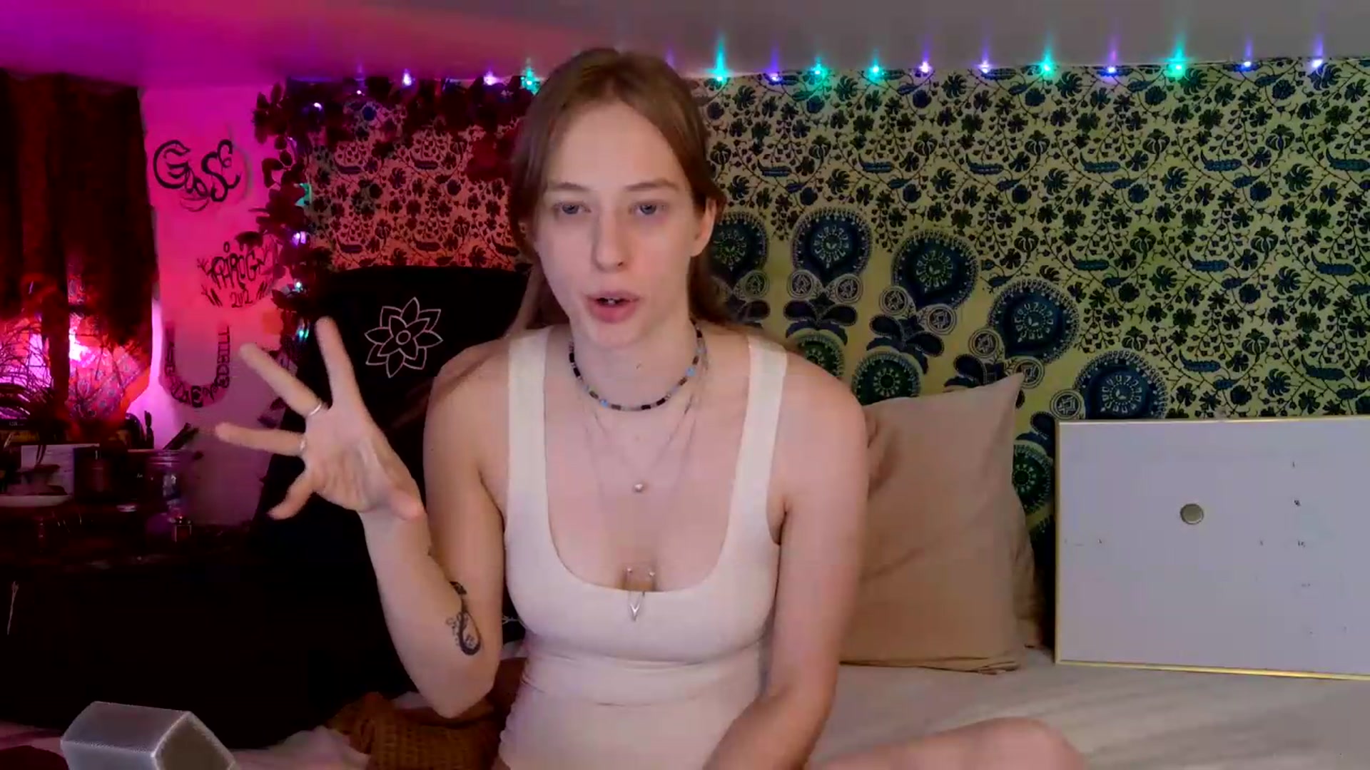 Gallery image thumbnail from ellispierce's myfreecams stream on, 08/27/2026, 10:28 image 11 of 20