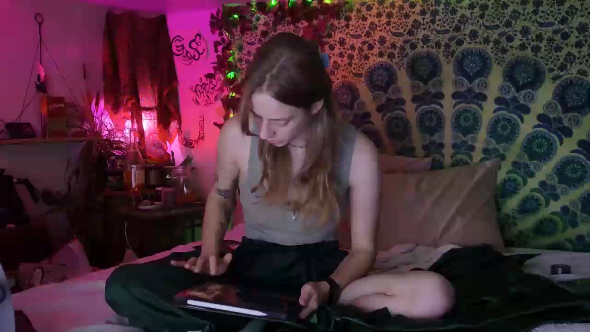 Gallery image thumbnail from ellispierce's myfreecams stream on, 09/02/2026, 07:36 image 1 of 20