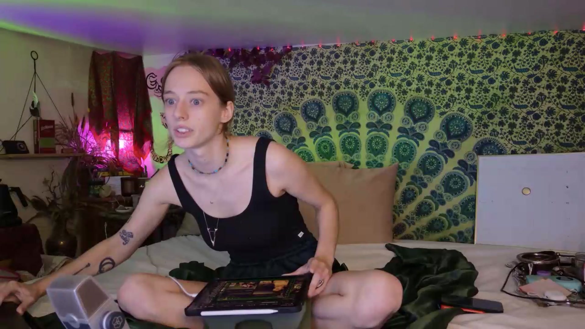 Gallery image thumbnail from ellispierce's myfreecams stream on, 09/04/2026, 08:05 image 3 of 20
