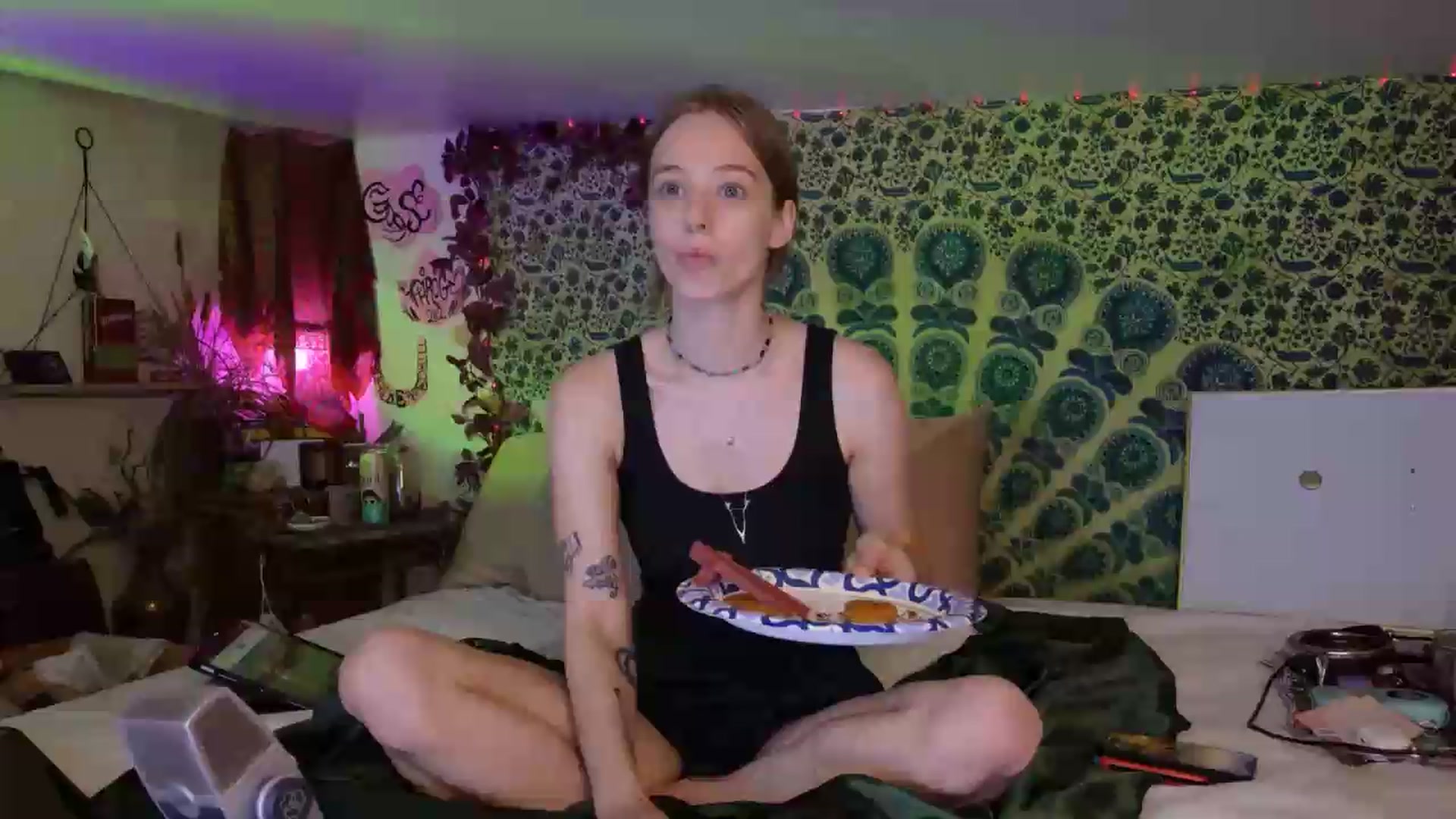 Gallery image thumbnail from ellispierce's myfreecams stream on, 09/04/2026, 08:05 image 1 of 20