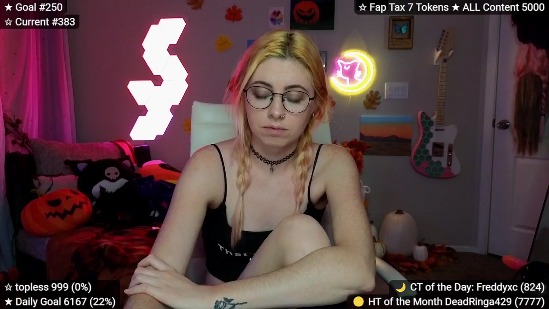 Gallery image thumbnail from elunaxc's myfreecams stream on, 11/22/2025, 04:54 image 8 of 20