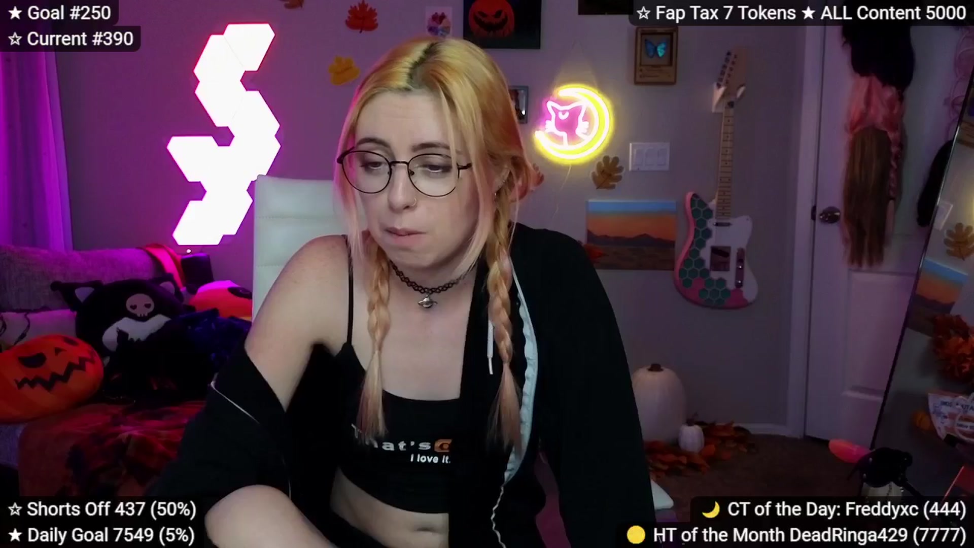Gallery image thumbnail from elunaxc's myfreecams stream on, 11/22/2025, 04:54 image 2 of 20