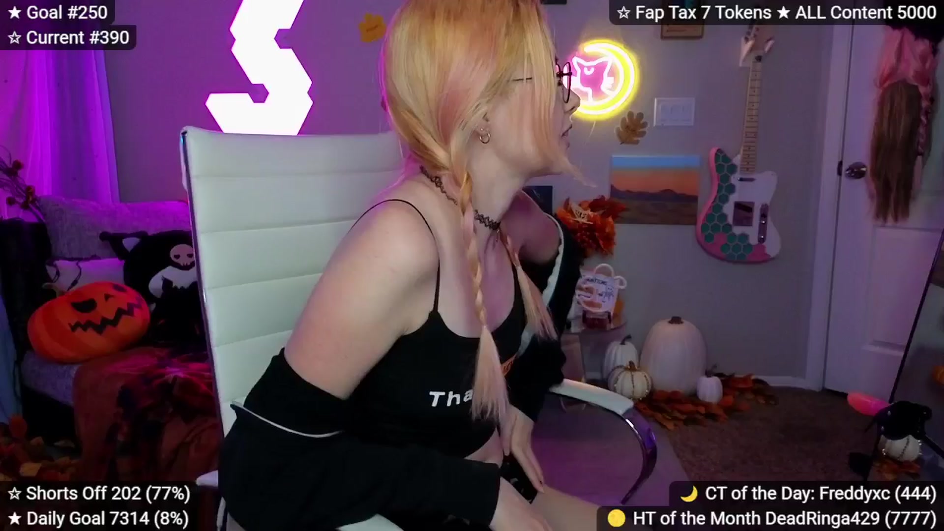 Gallery image thumbnail from elunaxc's myfreecams stream on, 11/22/2025, 04:54 image 4 of 20