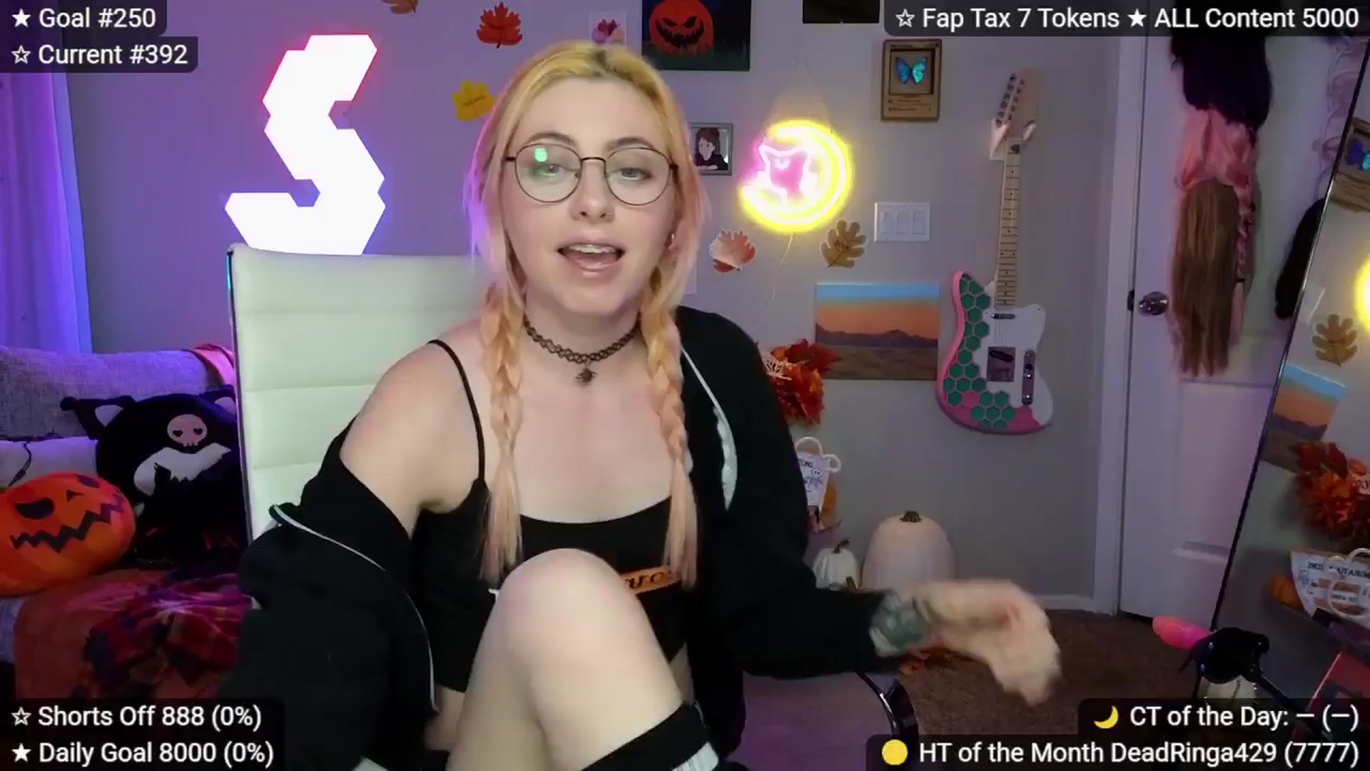 Gallery image thumbnail from elunaxc's myfreecams stream on, 11/22/2025, 04:54 image 1 of 20