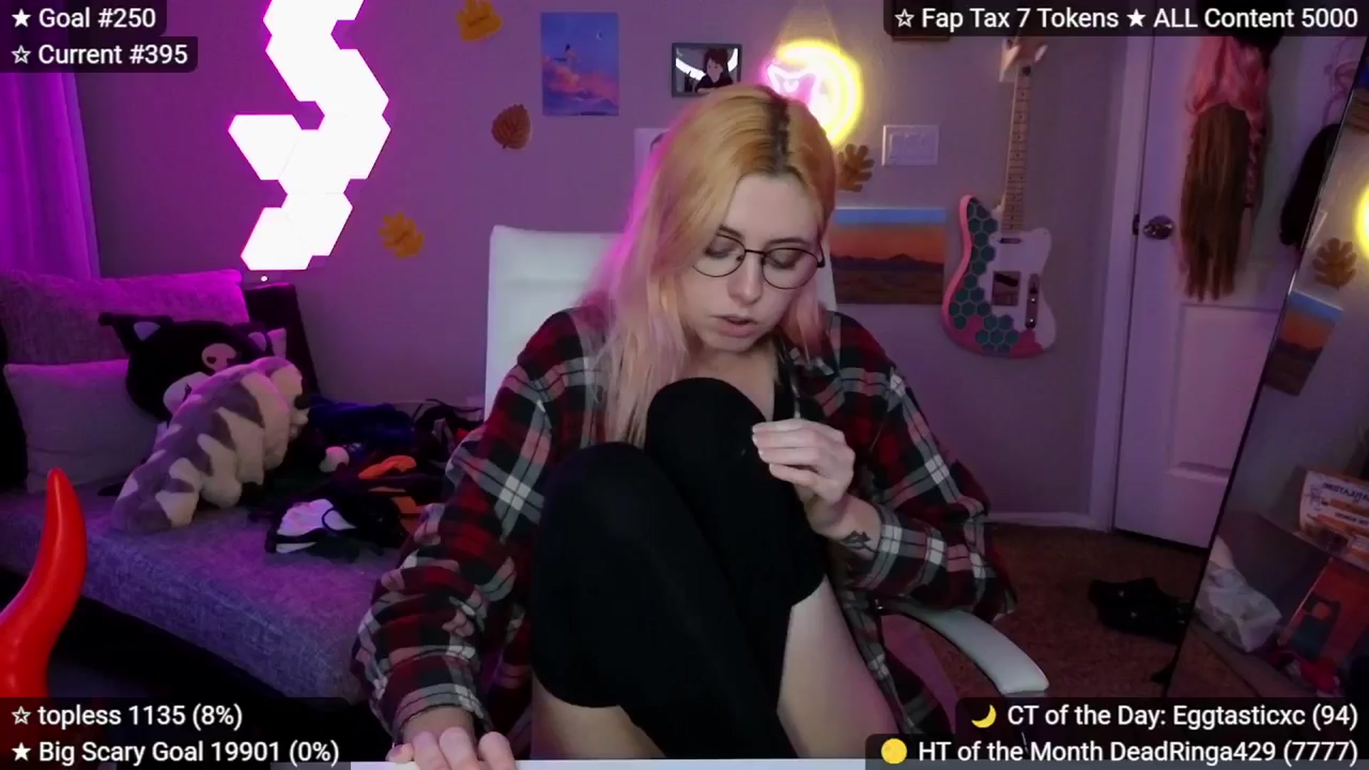 Gallery image thumbnail from elunaxc's myfreecams stream on, 11/29/2025, 04:01 image 4 of 20