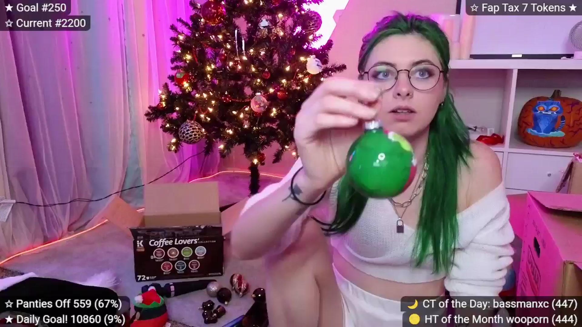 Gallery image thumbnail from elunaxc's myfreecams stream on, 12/05/2025, 03:42 image 6 of 20
