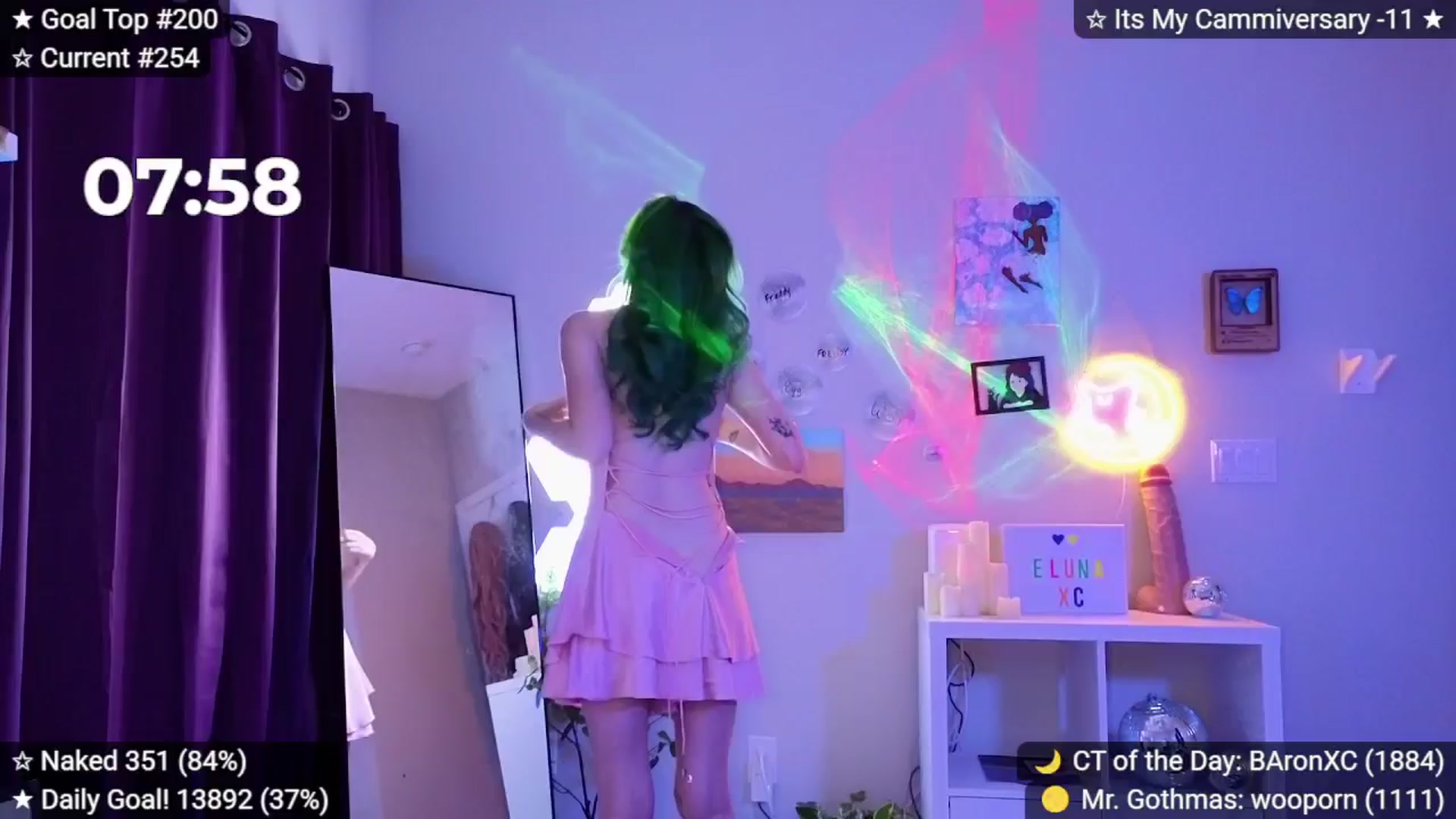 Gallery image thumbnail from elunaxc's myfreecams stream on, 01/11/2026, 24:01 image 18 of 20