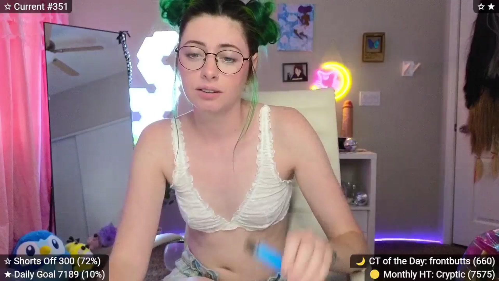 Gallery image thumbnail from elunaxc's myfreecams stream on, 03/22/2026, 24:02 image 4 of 20