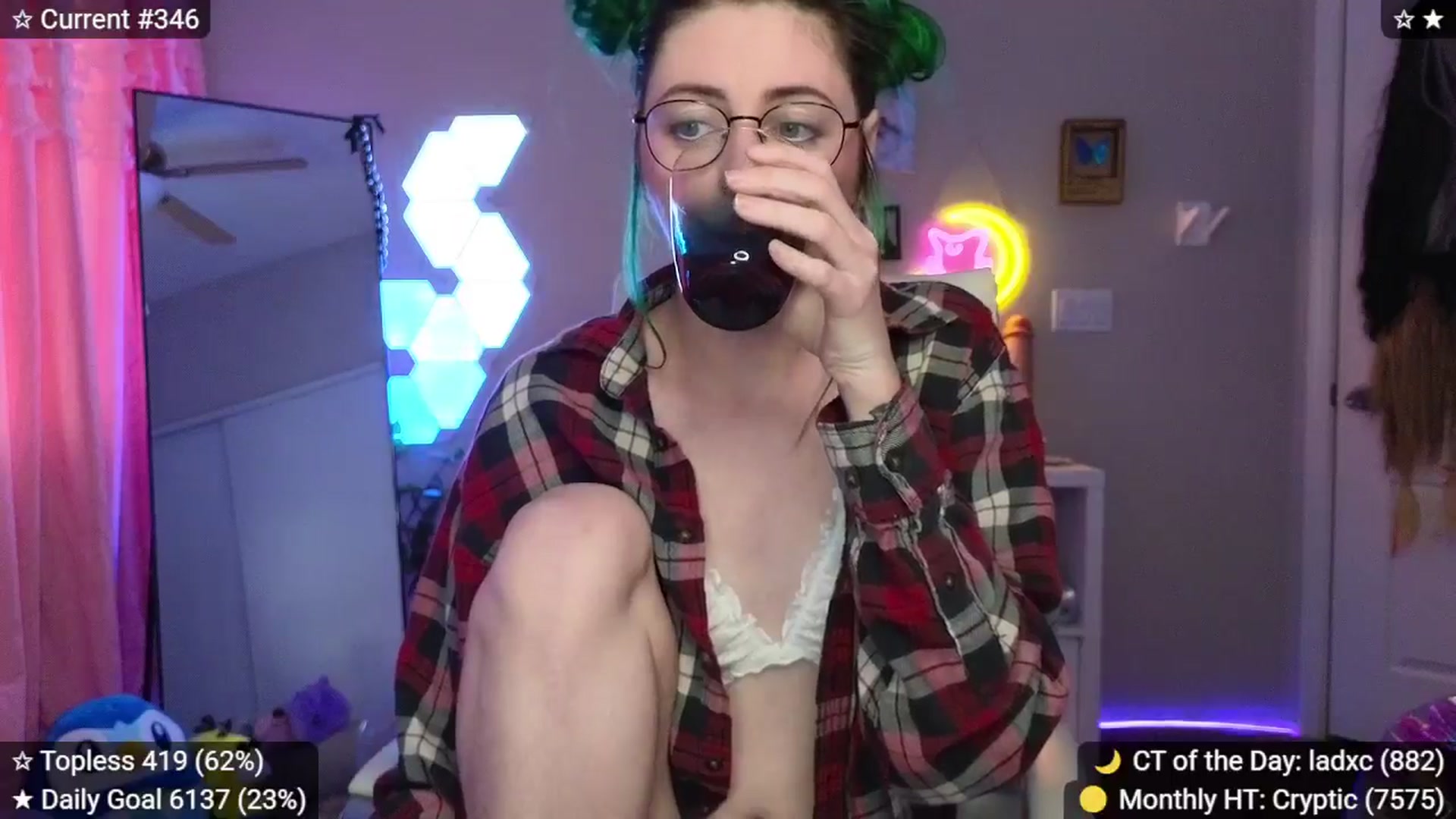Gallery image thumbnail from elunaxc's myfreecams stream on, 03/22/2026, 24:02 image 18 of 20