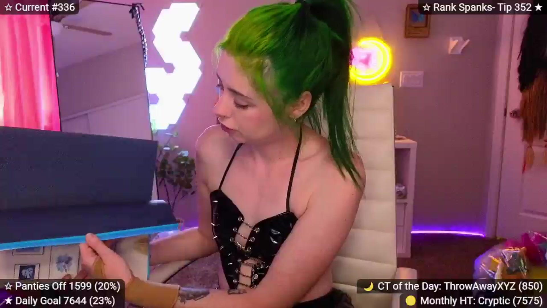 Gallery image thumbnail from elunaxc's myfreecams stream on, 03/29/2026, 02:07 image 11 of 20