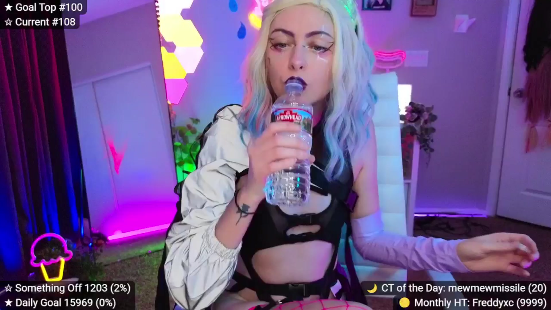 Gallery image thumbnail from elunaxc's myfreecams stream on, 04/18/2026, 01:27 image 1 of 20