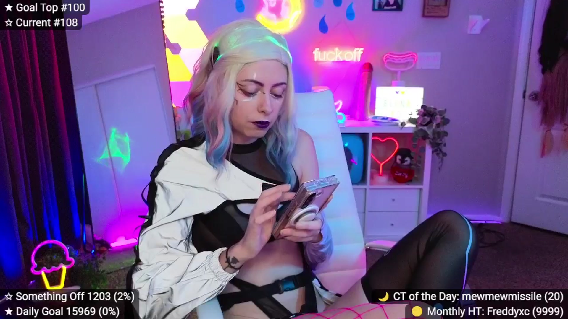 Gallery image thumbnail from elunaxc's myfreecams stream on, 04/18/2026, 01:27 image 3 of 20