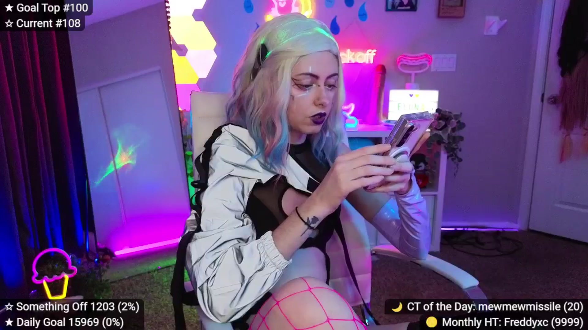 Gallery image thumbnail from elunaxc's myfreecams stream on, 04/18/2026, 01:27 image 7 of 20