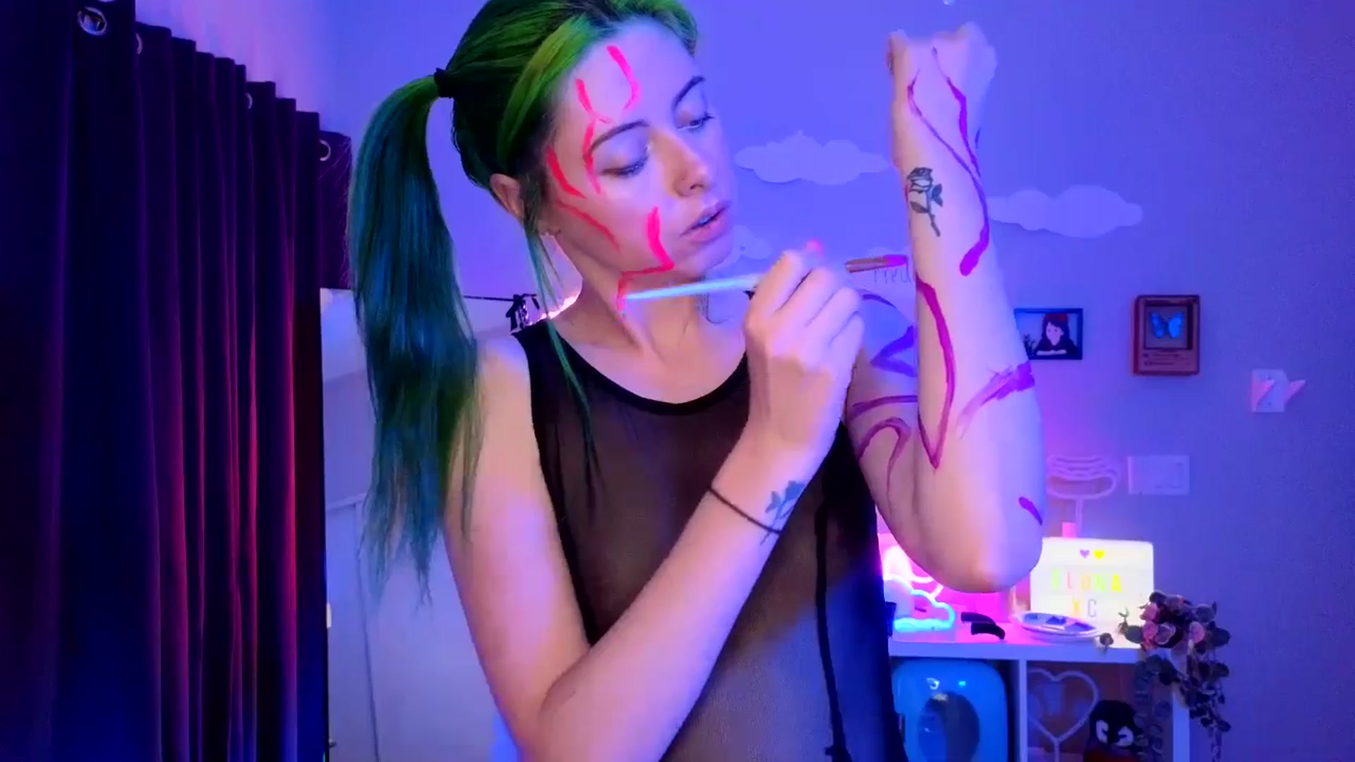 Gallery image thumbnail from elunaxc's myfreecams stream on, 04/20/2026, 03:00 image 3 of 20