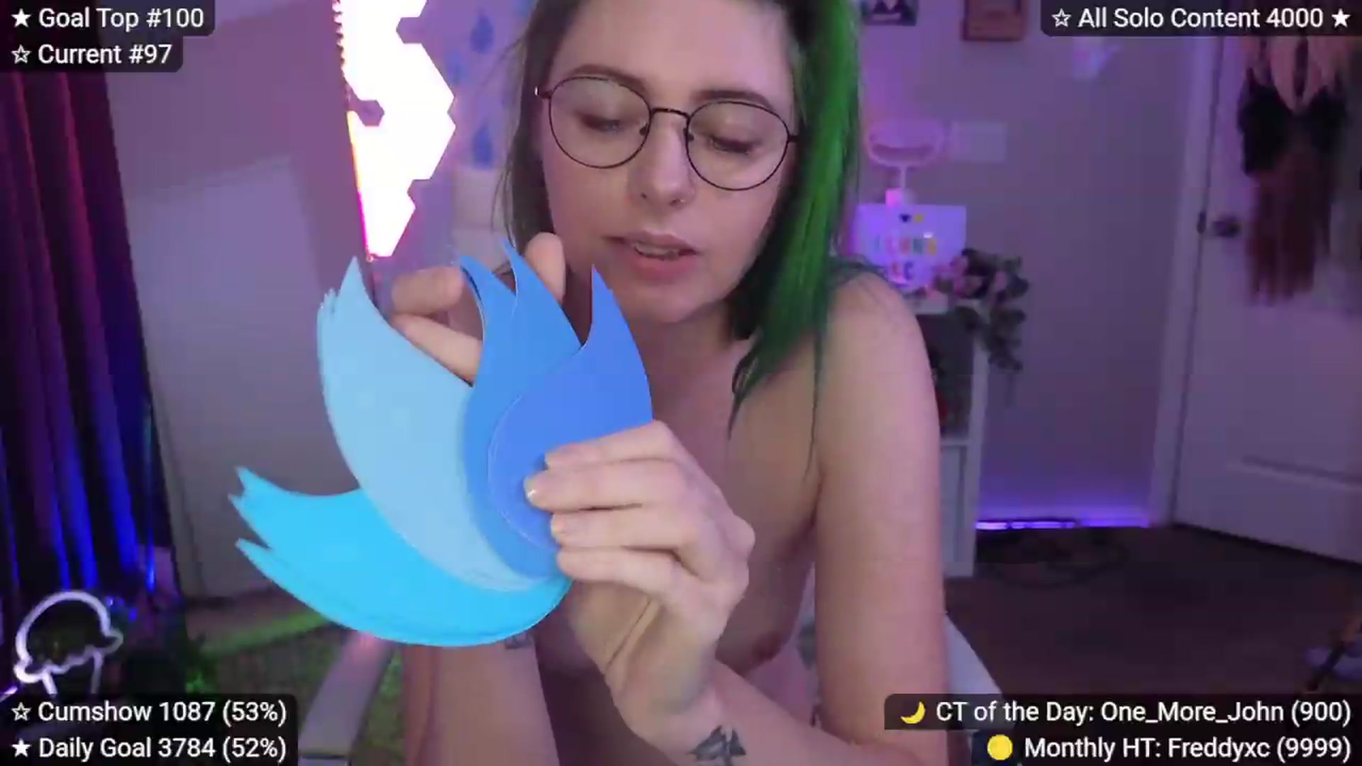 Gallery image thumbnail from elunaxc's myfreecams stream on, 04/30/2026, 02:41 image 17 of 20