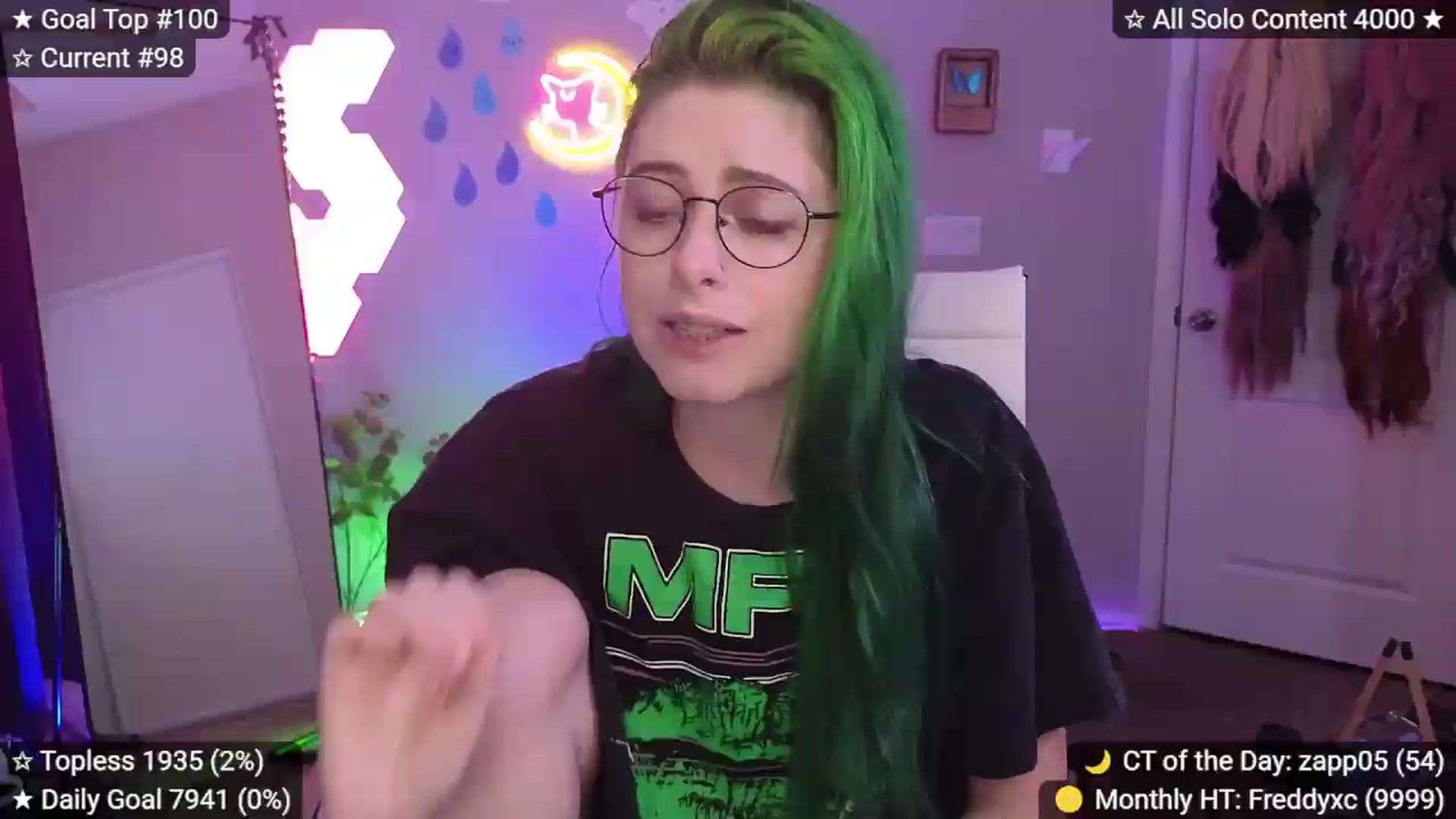 Gallery image thumbnail from elunaxc's myfreecams stream on, 04/30/2026, 02:41 image 1 of 20