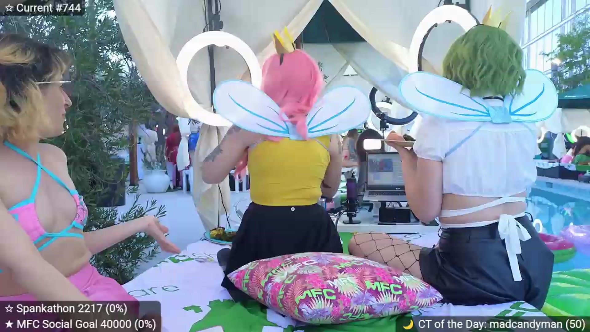 Gallery image thumbnail from elunaxc's myfreecams stream on, 05/19/2026, 02:05 image 14 of 20