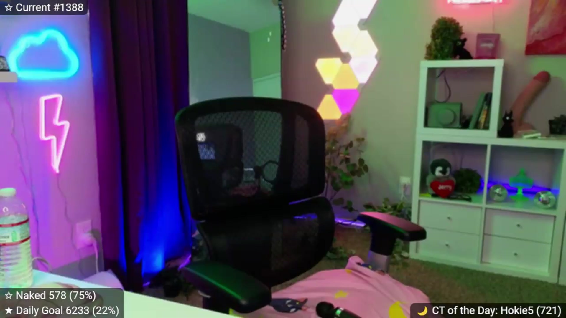Gallery image thumbnail from elunaxc's myfreecams stream on, 06/07/2026, 02:50 image 12 of 20