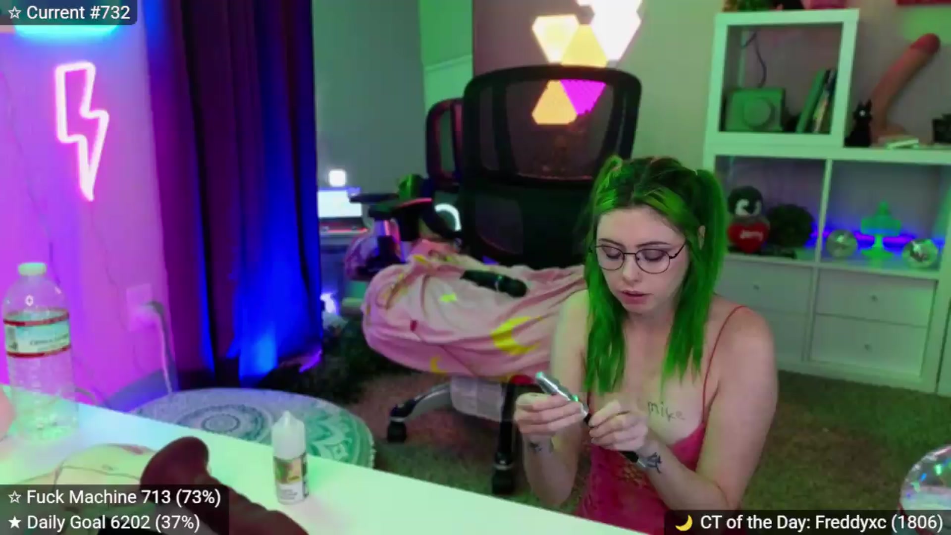 Gallery image thumbnail from elunaxc's myfreecams stream on, 06/08/2026, 02:37 image 11 of 20