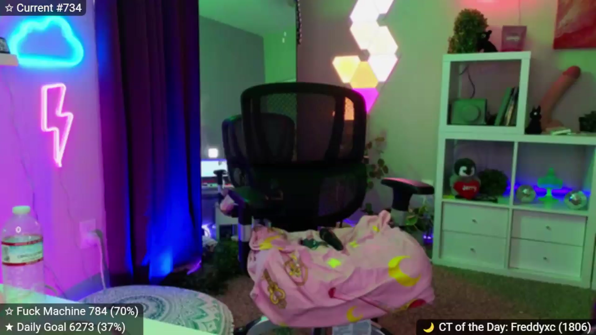 Gallery image thumbnail from elunaxc's myfreecams stream on, 06/08/2026, 02:37 image 9 of 20