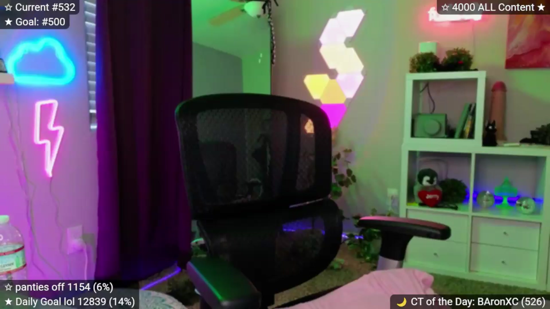 Gallery image thumbnail from elunaxc's myfreecams stream on, 06/28/2026, 03:56 image 14 of 20