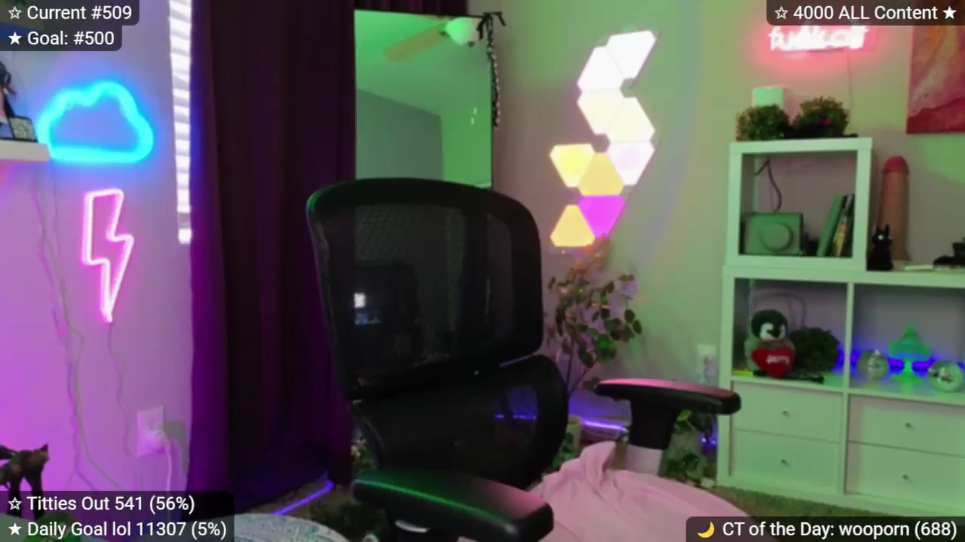Gallery image thumbnail from elunaxc's myfreecams stream on, 06/29/2026, 24:01 image 9 of 20