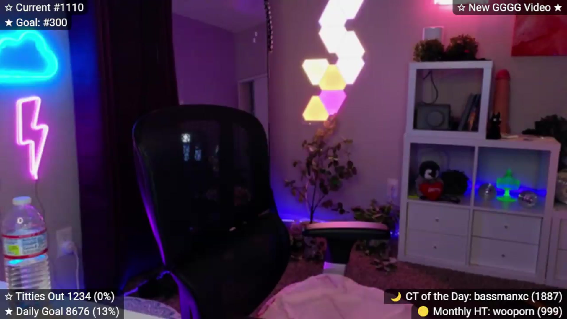 Gallery image thumbnail from elunaxc's myfreecams stream on, 07/11/2026, 24:01 image 19 of 20