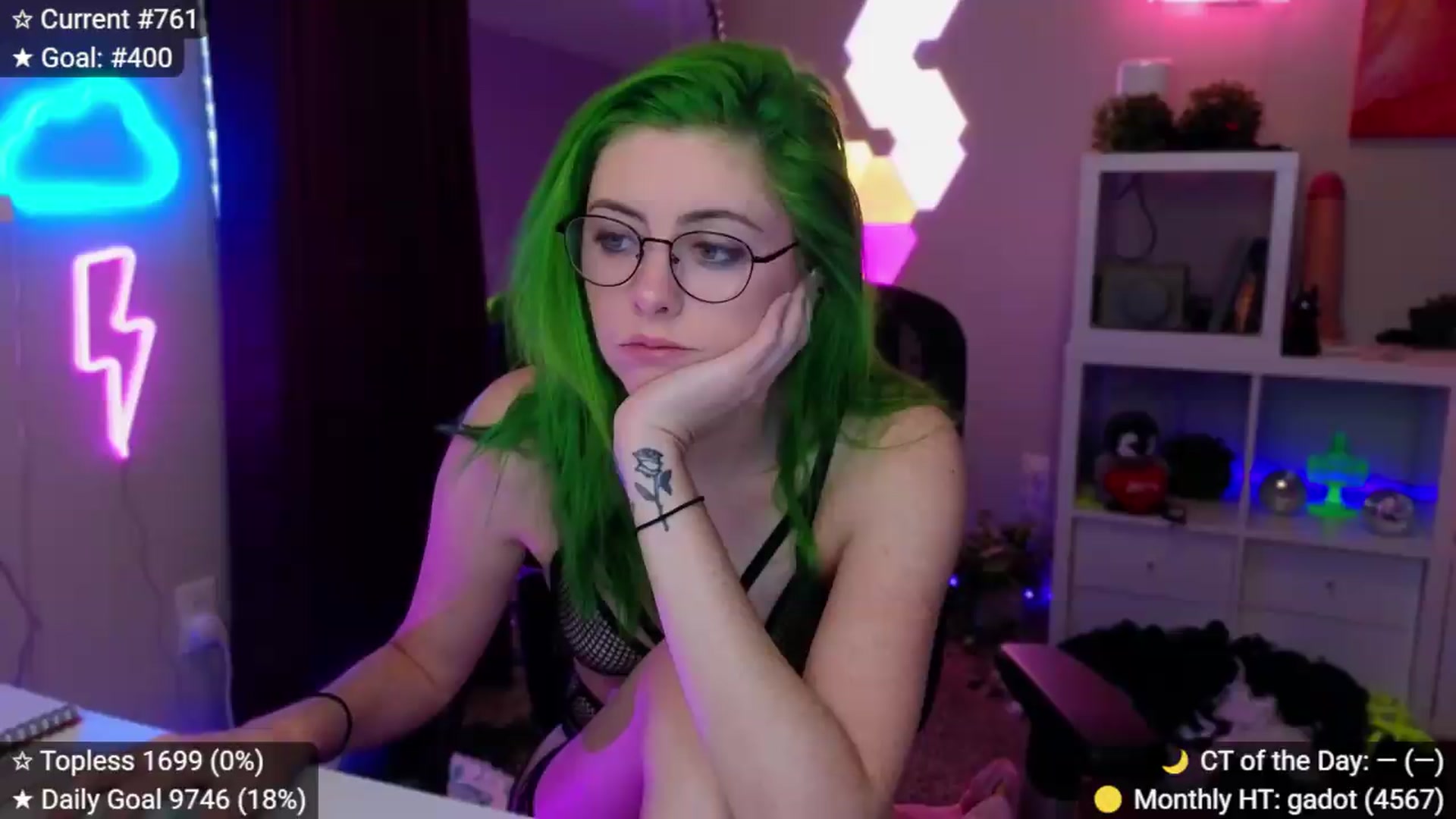Gallery image thumbnail from elunaxc's myfreecams stream on, 07/27/2026, 24:03 image 1 of 20