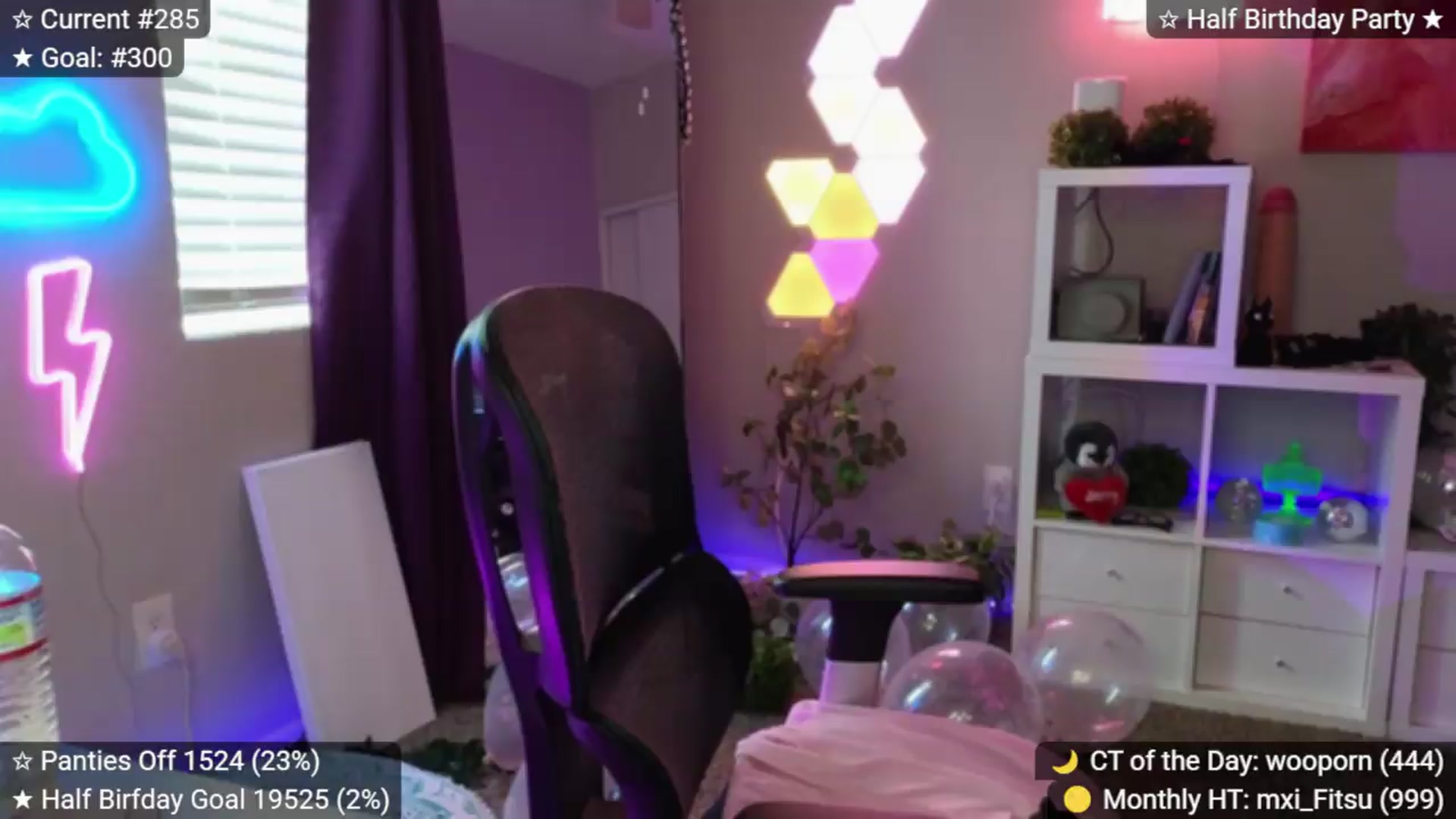 Gallery image thumbnail from elunaxc's myfreecams stream on, 08/03/2026, 24:00 image 16 of 20